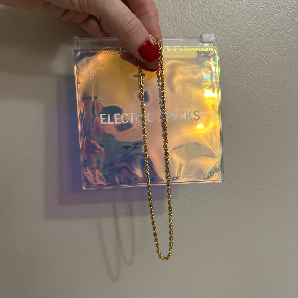 Electric picks necklace